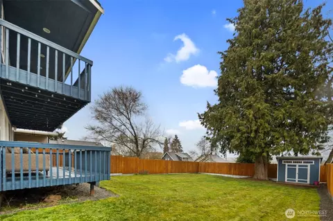 Exterior - 2123 Harrison Ave, Everett, WA 98201 photo 3 of 5