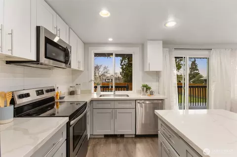 Kitchen - 2123 Harrison Ave, Everett, WA 98201 photo 1 of 3