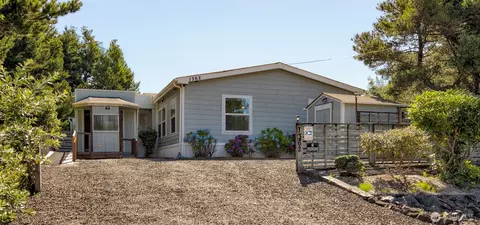 1362 Oceano Dr, Grayland, WA 98547