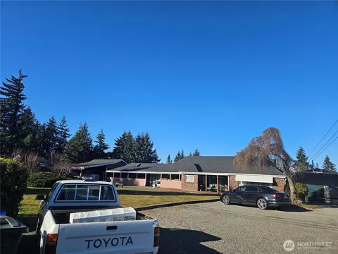 1033 1035 110th St S, Tacoma, WA 98444