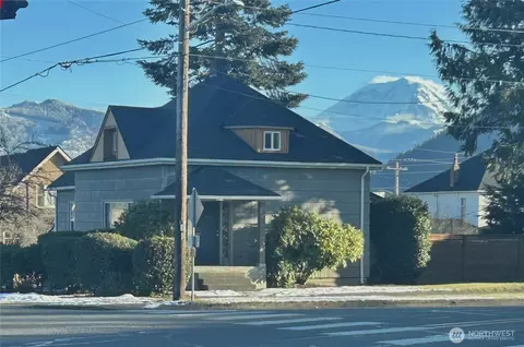 1839 Porter St, Enumclaw, WA 98022