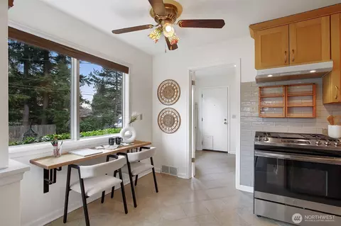 Kitchen - 10524 NE 189th St, Bothell, WA 98011 photo 1 of 4