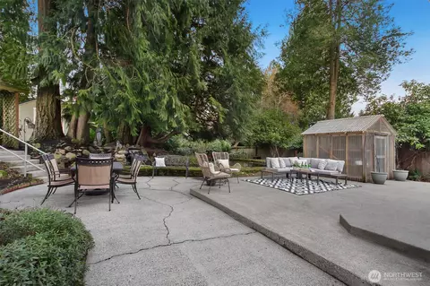 Exterior - 10524 NE 189th St, Bothell, WA 98011 photo 2 of 8