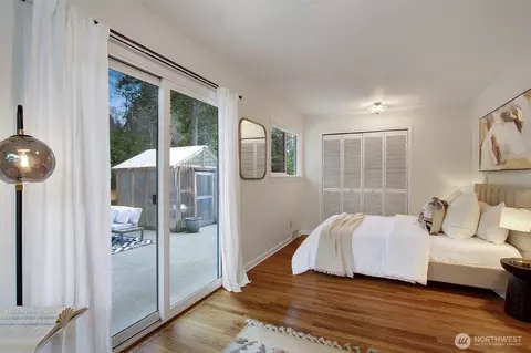 Bedroom - 10524 NE 189th St, Bothell, WA 98011 photo 1 of 3