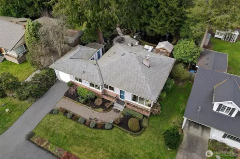 View/Area - 10524 NE 189th St, Bothell, WA 98011 photo 2 of 2