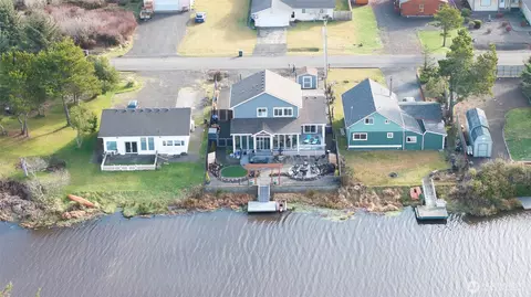289 Canal Dr NE, Ocean Shores, WA 98569