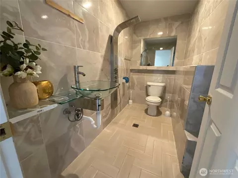Bath - 103 73rd St SW, Everett, WA 98203 photo 1 of 3