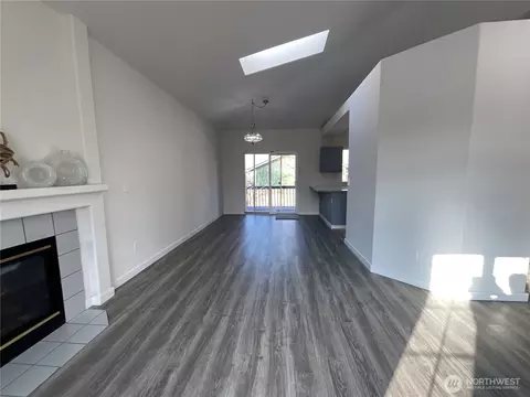Living - 103 73rd St SW, Everett, WA 98203 photo 2 of 5