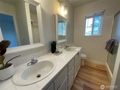 Bath - 103 73rd St SW, Everett, WA 98203 photo 2 of 3