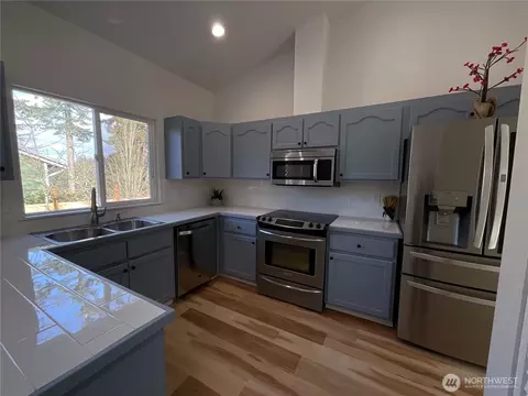 Kitchen - 103 73rd St SW, Everett, WA 98203 photo 1 of 2