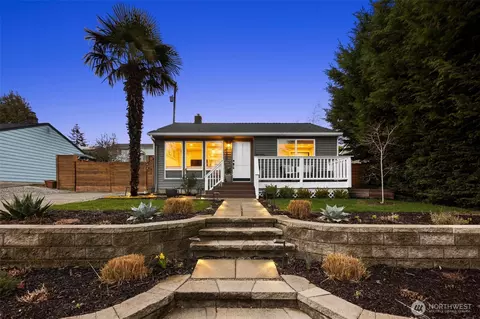 9359 32nd Ave SW, Seattle, WA 98126