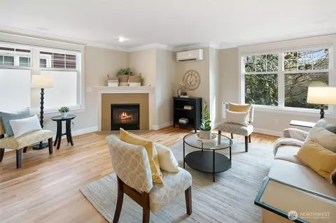 Living - 511 16th Ave E #B, Seattle, WA 98112 photo 1 of 4