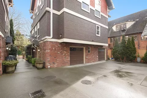 Exterior - 511 16th Ave E #B, Seattle, WA 98112 photo 3 of 5