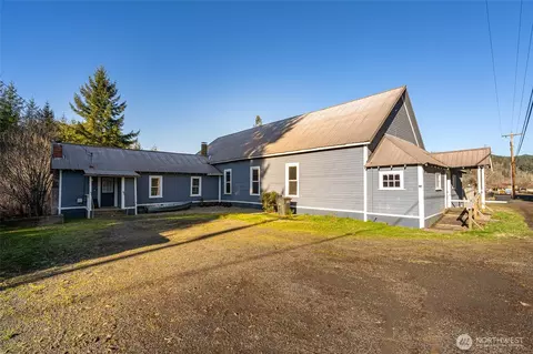 327 Elochoman Valley Rd, Cathlamet, WA 98612