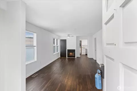 2008 16th St, Everett, WA 98201 photo 4