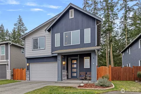 2922 SW Crestwood Dr, Oak Harbor, WA 98277