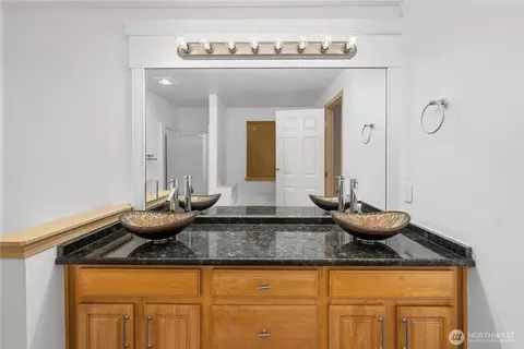 Bath - 17128 21st Ave E, Spanaway, WA 98387 photo 4 of 5