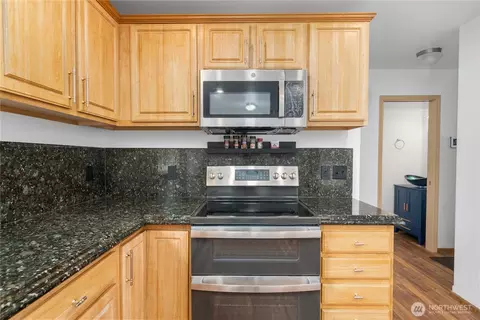 Kitchen - 17128 21st Ave E, Spanaway, WA 98387 photo 4 of 5