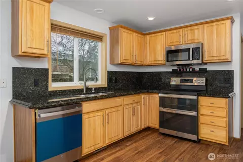 Kitchen - 17128 21st Ave E, Spanaway, WA 98387 photo 2 of 5
