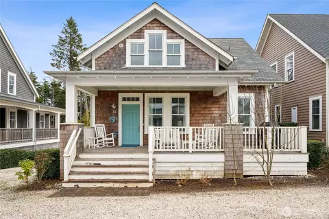 92 Horseshoe Ln, Pacific Beach, WA 98571