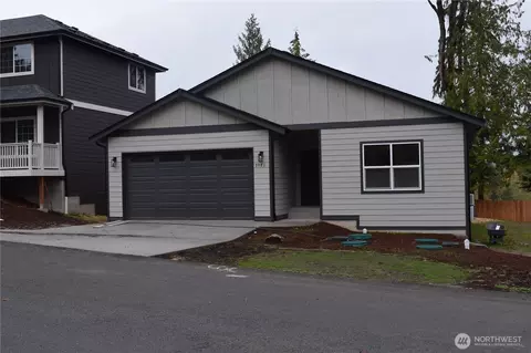 7081 E Bullseye St, Port Orchard, WA 98366