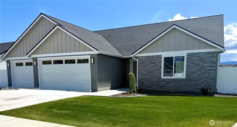 922 NE Tyler Pl, East Wenatchee, WA 98802