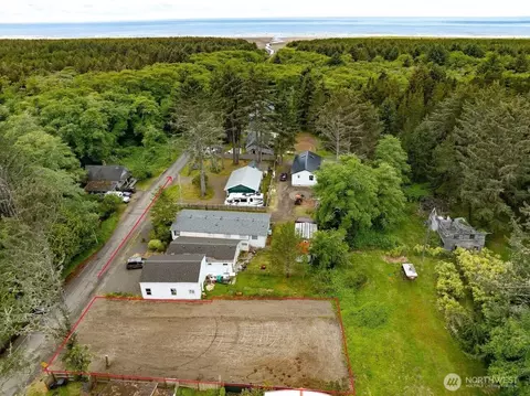 1005 30th St, Seaview, WA 98631