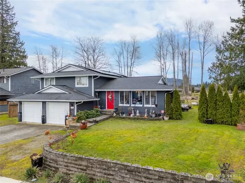 1816 Sandalwood Ct, Mount Vernon, WA 98273