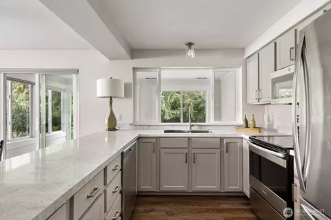 566 Creekside Ter #101, Langley, WA 98260