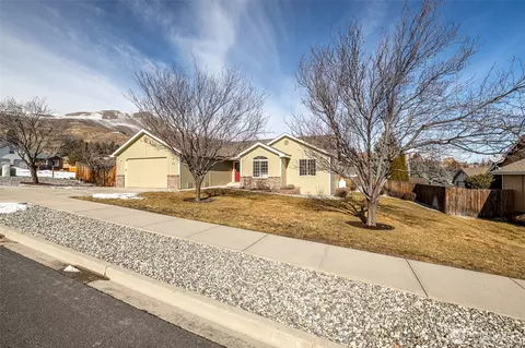 312 Canyon Creek Dr, Wenatchee, WA 98801