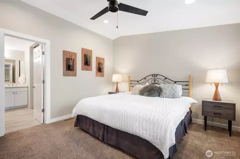 Bedroom - 10820 NE 154th Pl, Bothell, WA 98011 photo 3 of 6