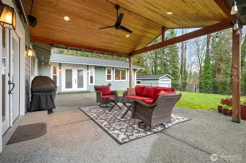 Exterior - 10820 NE 154th Pl, Bothell, WA 98011 photo 4 of 6