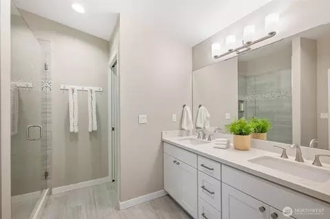 Bath - 10820 NE 154th Pl, Bothell, WA 98011 photo 1 of 3