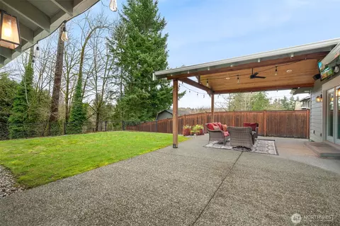 Exterior - 10820 NE 154th Pl, Bothell, WA 98011 photo 5 of 6