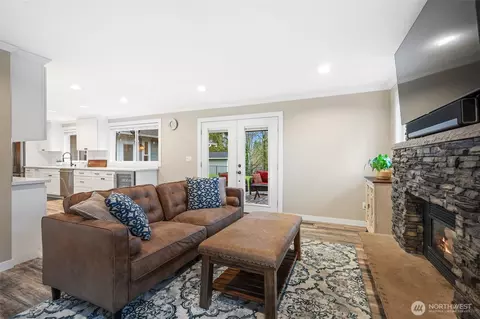 Living - 10820 NE 154th Pl, Bothell, WA 98011 photo 3 of 4