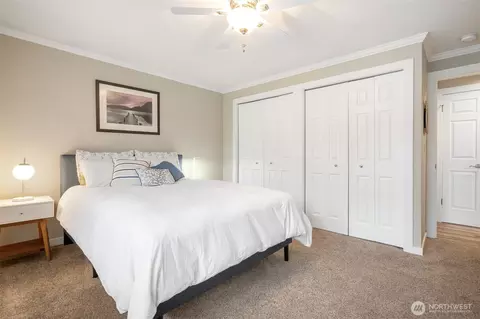 Bedroom - 10820 NE 154th Pl, Bothell, WA 98011 photo 5 of 6