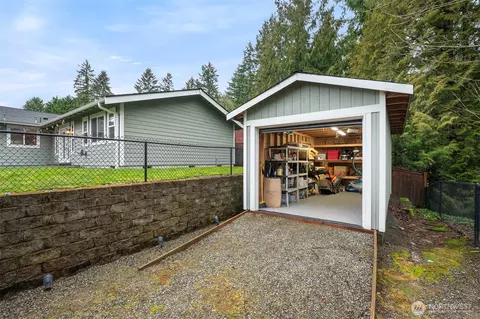 Exterior - 10820 NE 154th Pl, Bothell, WA 98011 photo 6 of 6