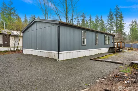 8539 Golden Valley Dr, Maple Falls, WA 98266