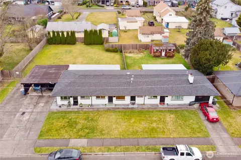 204 15th St NW, Puyallup, WA 98371