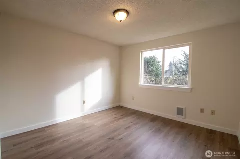 Bedroom - 22508 38th Ave E, Spanaway, WA 98387 photo 1 of 7