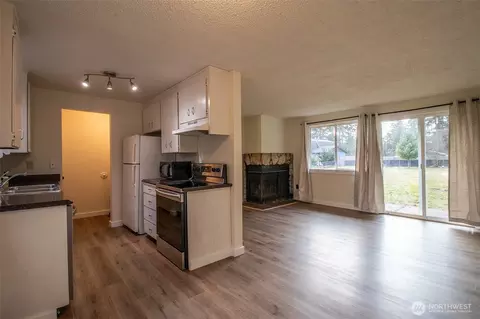 Living - 22508 38th Ave E, Spanaway, WA 98387 photo 2 of 4