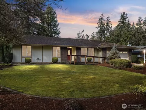 5910 Woodlake Dr W, University Place, WA 98467
