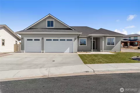 2524 Plateau Dr, East Wenatchee, WA 98801