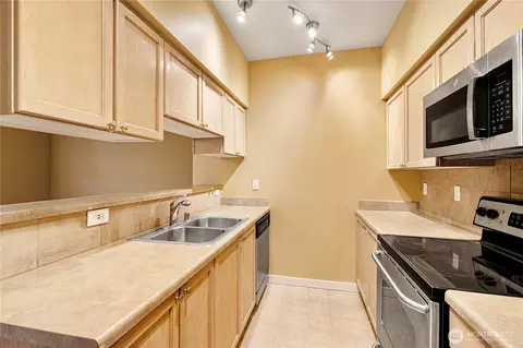 Kitchen - 18930 Bothell Everett Hwy #U104, Bothell, WA 98012 photo 3 of 3