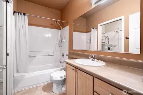 Bath - 18930 Bothell Everett Hwy #U104, Bothell, WA 98012 photo 1 of 2