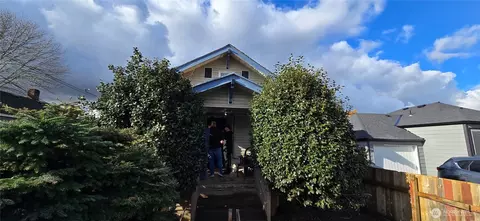 305 Meadow Ave N, Renton, WA 98057