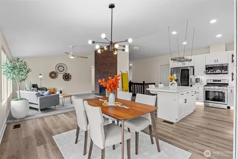 Dining - 4115 105th Pl SE, Everett, WA 98208 photo 1 of 3
