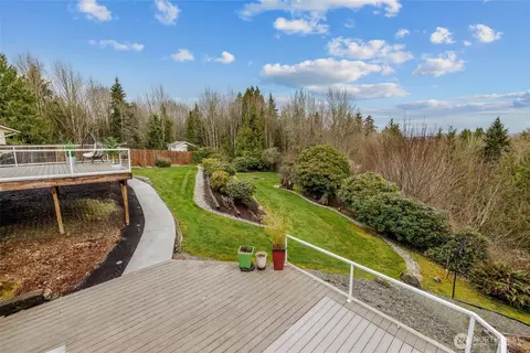 Exterior - 4115 105th Pl SE, Everett, WA 98208 photo 6 of 7