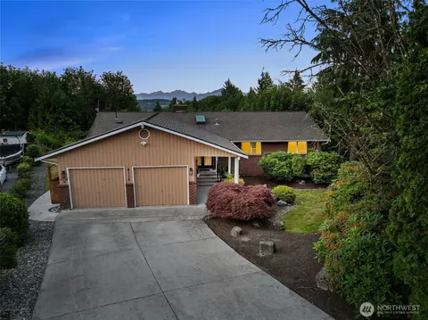 Exterior - 4115 105th Pl SE, Everett, WA 98208 photo 2 of 7