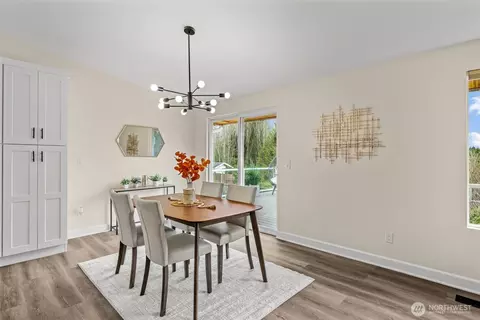 Dining - 4115 105th Pl SE, Everett, WA 98208 photo 3 of 3